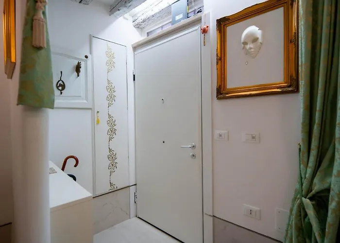 Loving In Venice, 5 Stars 아파트 *