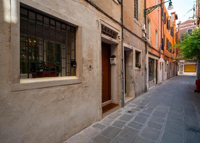 Loving In Venice, 5 Stars アパート *