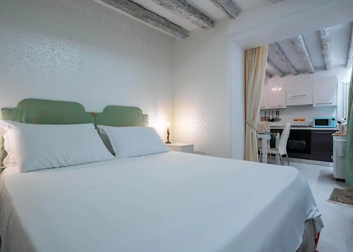 Loving In Venice, 5 Stars * ヴェネツィア