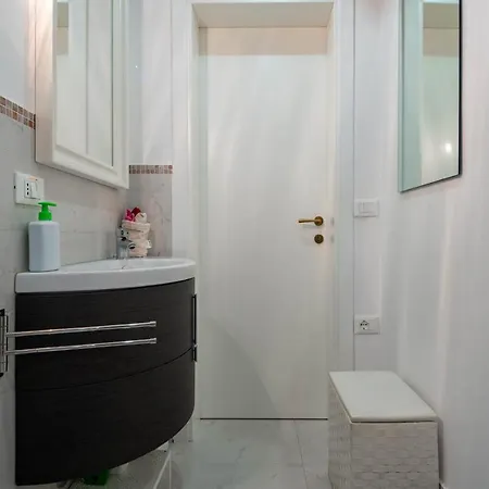 Loving In Venice, 5 Stars البندقية
