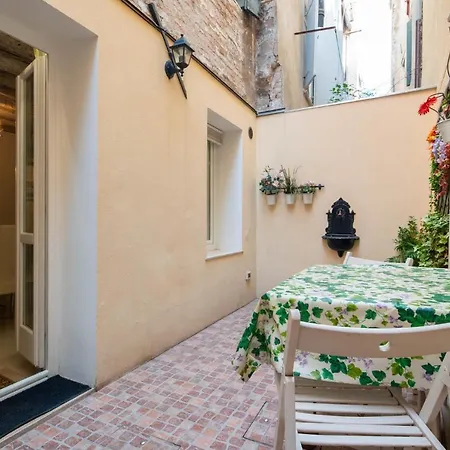 Loving In Venice, 5 Stars Daire *